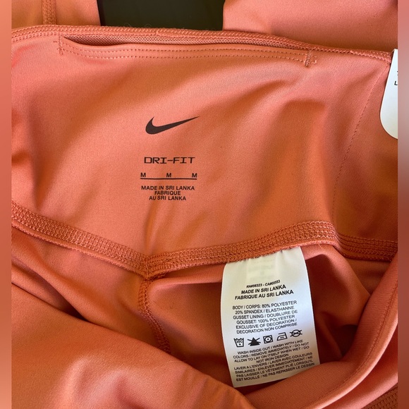 NWT Nike One Dri Fit leggings. New! - Picture 2 of 5